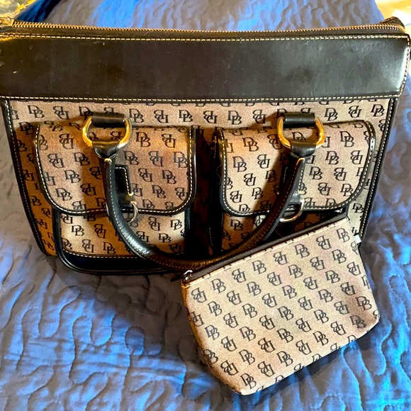 Dooney & Bourke Handbags - Dooney&Bourke Vintage dbl satche purse Black& Tan